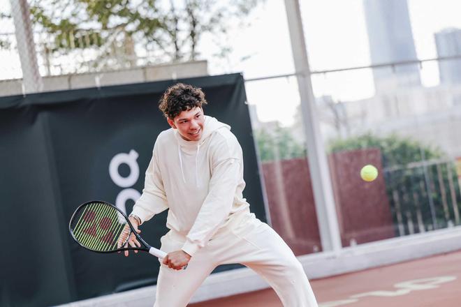 她用实打实 她用实打实